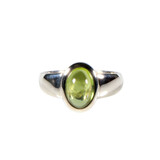 Zilveren ring peridoot maat 19 | ovaal 1,1 x 0,7 cm Zilveren ring peridoot maat 19 | ovaal 1,1 x 0,7 cm
