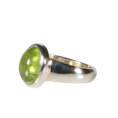 Zilveren ring peridoot maat 17 | ovaal 1,1 x 0,8 cm (2) Zilveren ring peridoot maat 17 | ovaal 1,1 x 0,8 cm (2)