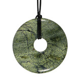 Magnetiet in serpentijn hanger donut 4 cm Magnetiet in serpentijn hanger donut 4 cm