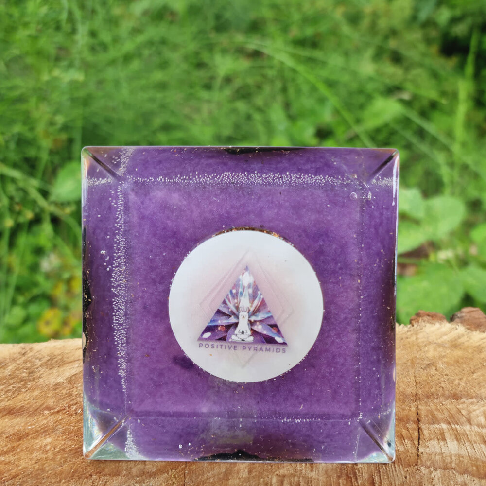 Orgonite piramide Gouden driehoek | 7,5 cm Orgonite piramide Gouden driehoek | 7,5 cm