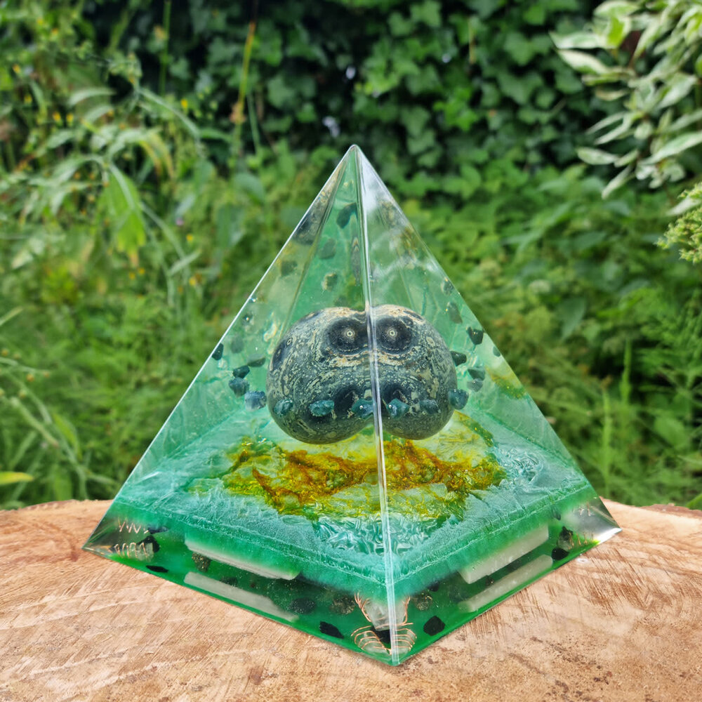 Orgonite piramide japis (kambaba) 14 cm | 1238 gram Orgonite piramide japis (kambaba) 14 cm | 1238 gram