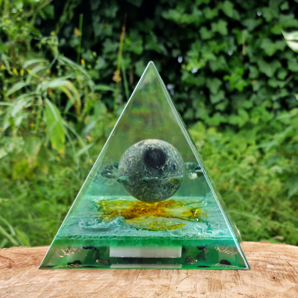Orgonite piramide japis (kambaba) 14 cm | 1238 gram Orgonite piramide japis (kambaba) 14 cm | 1238 gram
