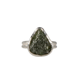 Zilveren ring moldaviet maat 19 1/2 | druppel ruw 1,6 x 1,3 cm Zilveren ring moldaviet maat 19 1/2 | druppel ruw 1,6 x 1,3 cm