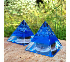 Orgonite piramide azuriet en lapis lazuli | 7,3 cm