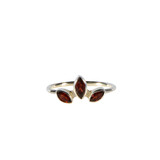 Zilveren ring granaat maat 18 1/2 | 3 markies geslepen stenen Zilveren ring granaat maat 18 1/2 | 3 markies geslepen stenen