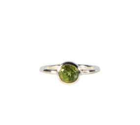 Zilveren ring peridoot maat 18 | rond facet 6 mm Zilveren ring peridoot maat 18 | rond facet 6 mm