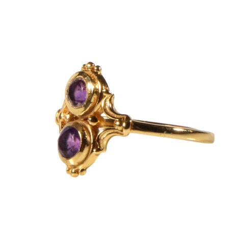 Vergulde ring amethist maat 18 | opengewerkt 2 facet stenen