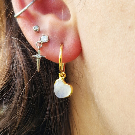 Vergulde oorbellen maansteen (regenboog) | hartjes 8 x 8 mm