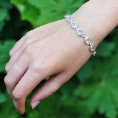Zilveren armband rozenkwarts ovaal facet 8 x 6 mm Zilveren armband rozenkwarts ovaal facet 8 x 6 mm