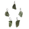 Moldaviet hanger ruw met zilveren oogje | 2 - 2,5 gram Moldaviet hanger ruw met zilveren oogje | 2 - 2,5 gram