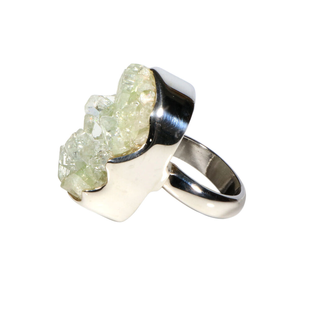 Zilveren ring apofylliet (groen) maat 18 1/2 (verstelbaar) | ruw 2,9 x 2,3 cm Zilveren ring apofylliet (groen) maat 18 1/2 (verstelbaar) | ruw 2,9 x 2,3 cm