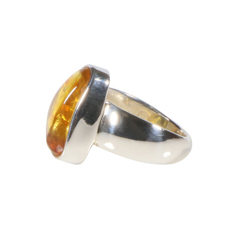 Zilveren ring barnsteen maat 18 1/2 | 1,7 x 1,1 cm Zilveren ring barnsteen maat 18 1/2 | 1,7 x 1,1 cm