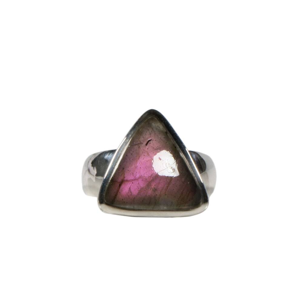 Zilveren ring labradoriet maat 17 1/4 | driehoek 1,4 cm