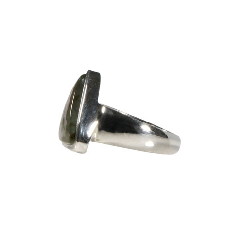 Zilveren ring labradoriet maat 17 1/4 | driehoek 1,4 cm