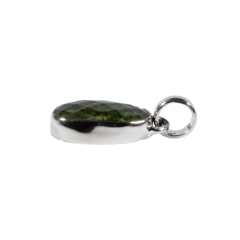 Zilveren hanger moldaviet | ovaal facet half gepolijst 1,5 x 0,9 cm (1) Zilveren hanger moldaviet | ovaal facet half gepolijst 1,5 x 0,9 cm (1)