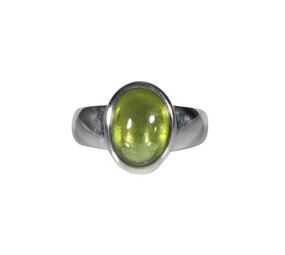 Zilveren ring peridoot maat 17 1/2 | ovaal 1,2 x 0,8 cm Zilveren ring peridoot maat 17 1/2 | ovaal 1,2 x 0,8 cm