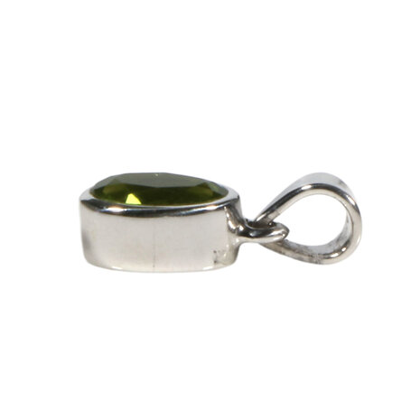Zilveren hanger peridoot | ovaal facet 10 x 8 mm Zilveren hanger peridoot | ovaal facet 10 x 8 mm