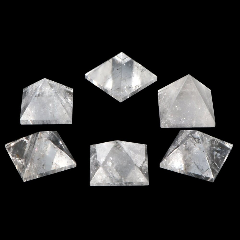 Bergkristal piramide 3,5 - 3,9 cm Bergkristal piramide 3,5 - 3,9 cm