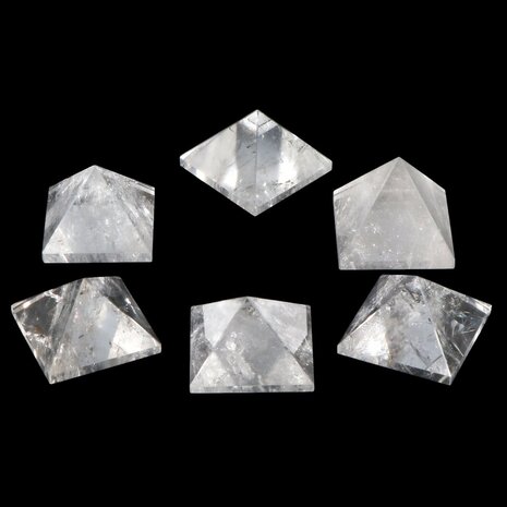 Bergkristal piramide 3,5 - 3,9 cm Bergkristal piramide 3,5 - 3,9 cm