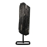 Toermalijn (zwart) ruw op standaard 19,5 x 6,5 x 6 cm | 1670 gram Toermalijn (zwart) ruw op standaard 19,5 x 6,5 x 6 cm | 1670 gram