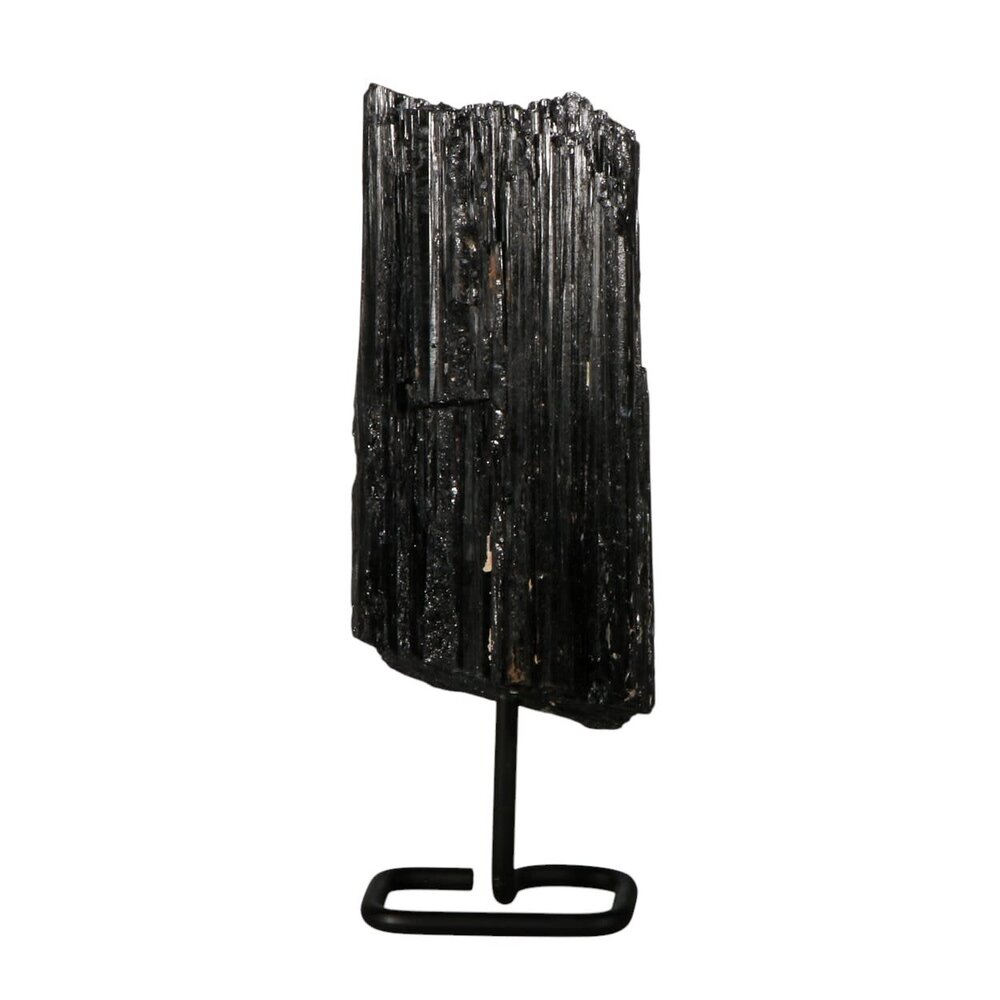 Toermalijn (zwart) ruw op standaard 16,5 x 7,5 x 6,5 cm | 1797 gram Toermalijn (zwart) ruw op standaard 16,5 x 7,5 x 6,5 cm | 1797 gram