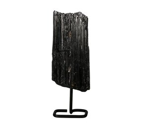Toermalijn (zwart) ruw op standaard 16,5 x 7,5 x 6,5 cm | 1797 gram Toermalijn (zwart) ruw op standaard 16,5 x 7,5 x 6,5 cm | 1797 gram