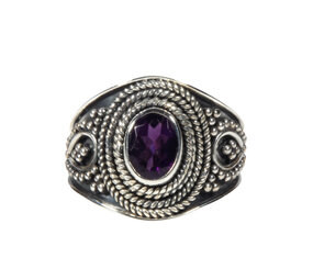 Zilveren ring amethist maat 19 1/2 | ovaal breed bewerkt Zilveren ring amethist maat 19 1/2 | ovaal breed bewerkt