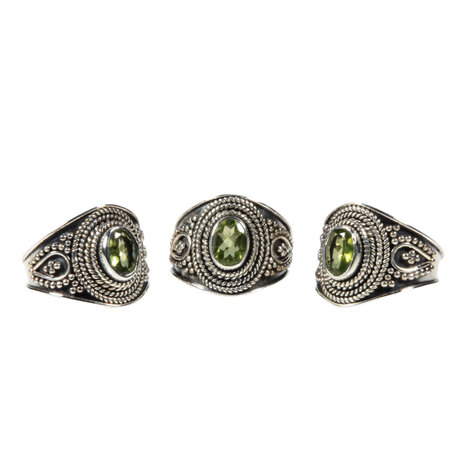 Zilveren ring peridoot maat 21 | ovaal breed bewerkt Zilveren ring peridoot maat 21 | ovaal breed bewerkt