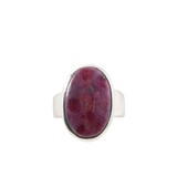Zilveren ring robijn maat 18 1/2 | ovaal 2,1 x 1,3 cm Zilveren ring robijn maat 18 1/2 | ovaal 2,1 x 1,3 cm