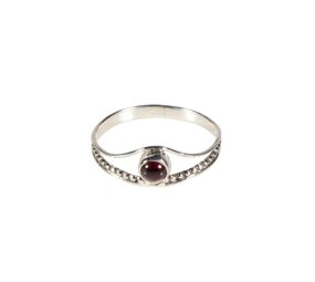 Zilveren ring granaat maat 18 | rond boogje Zilveren ring granaat maat 18 | rond boogje