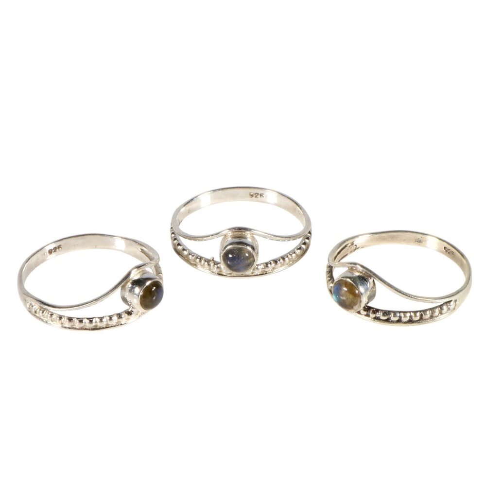 Zilveren ring labradoriet maat 19 1/2 | rond boogje Zilveren ring labradoriet maat 19 1/2 | rond boogje