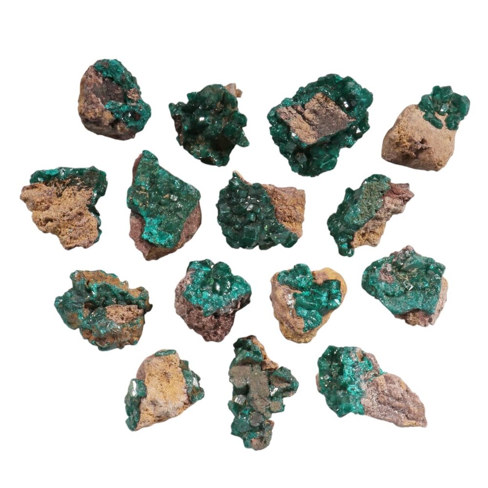 Dioptaas A-kwaliteit kristallen op matrix 20 - 40 gram Dioptaas A-kwaliteit kristallen op matrix 20 - 40 gram