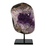 Amethist cluster op standaard 18 x 12,5 x 6 cm | 3086 gram Amethist cluster op standaard 18 x 12,5 x 6 cm | 3086 gram