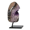 Amethist cluster op standaard 17,5 x 13,5 x 4,5 cm | 3253 gram Amethist cluster op standaard 17,5 x 13,5 x 4,5 cm | 3253 gram
