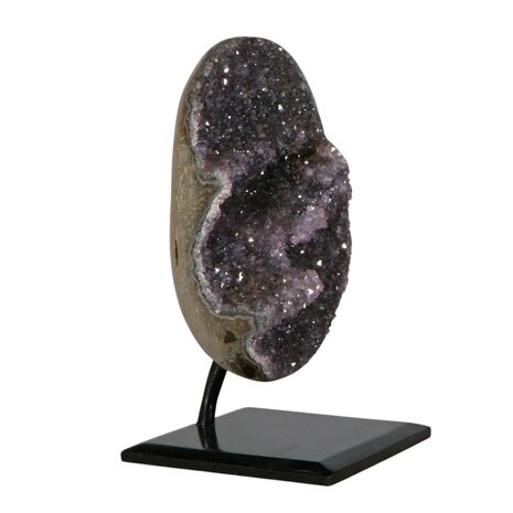 Amethist cluster op standaard 17 x 7 x 4,5 cm | 1590 gram Amethist cluster op standaard 17 x 7 x 4,5 cm | 1590 gram