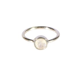 Zilveren ring maansteen (regenboog) maat 18 | rond facet 6 mm Zilveren ring maansteen (regenboog) maat 18 | rond facet 6 mm