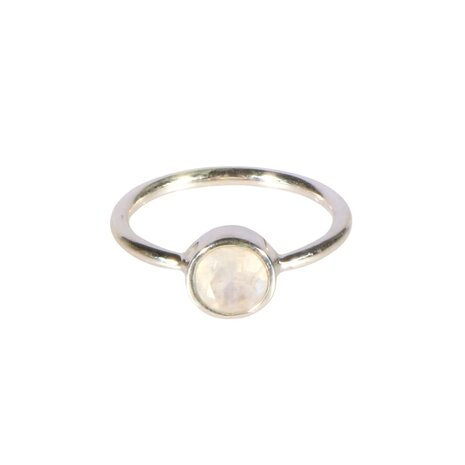 Zilveren ring maansteen (regenboog) maat 17 | rond facet 6 mm