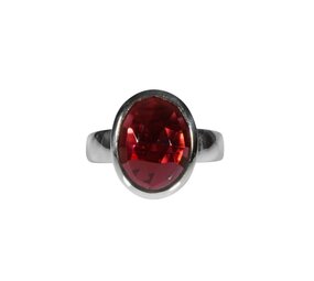 Zilveren ring granaat (rhodoliet) maat 18 1/2 | ovaal facet 1,4 x 1,1 cm Zilveren ring granaat (rhodoliet) maat 18 1/2 | ovaal facet 1,4 x 1,1 cm