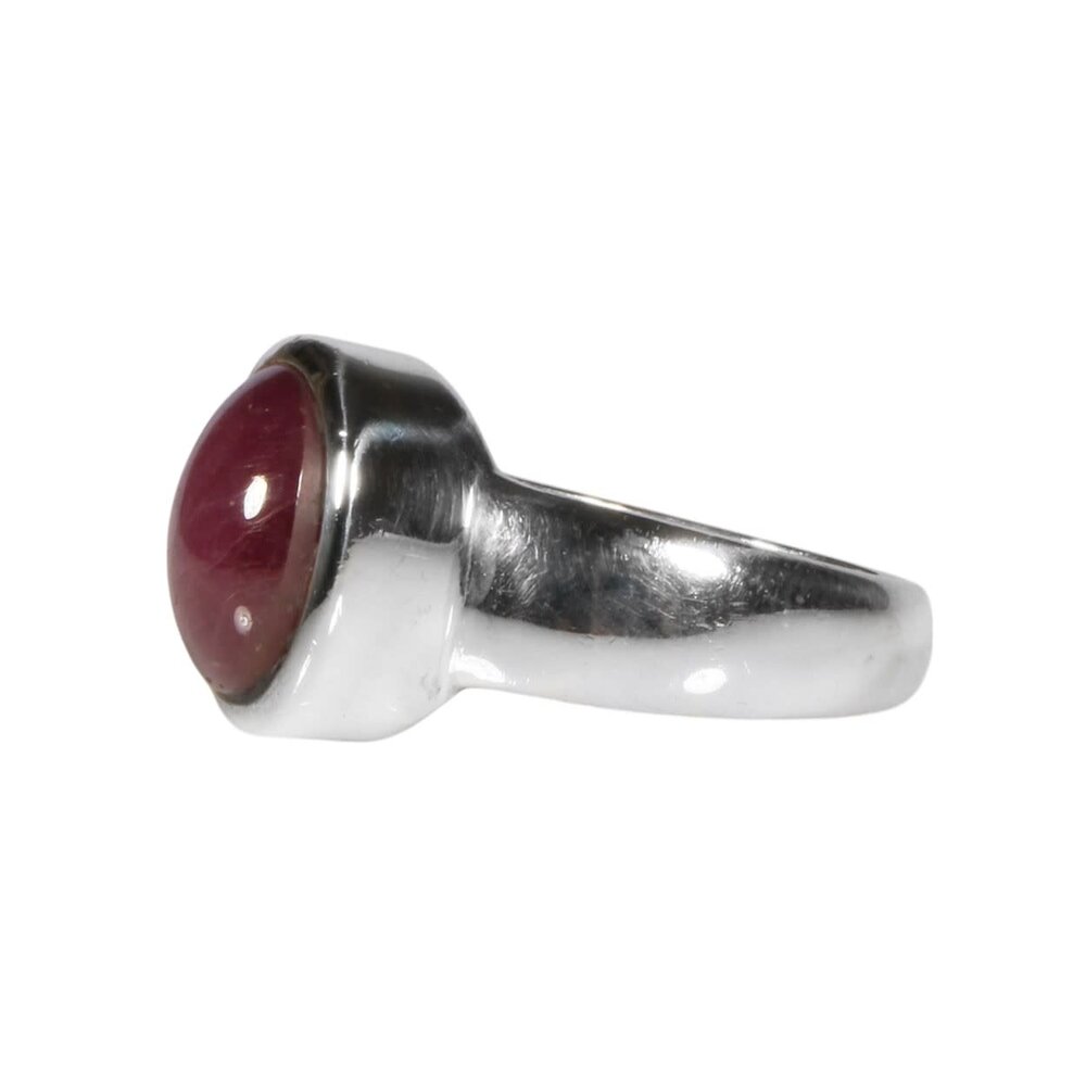 Zilveren ring robijn maat 18 | ovaal 1,1 x 0,8 cm Zilveren ring robijn maat 18 | ovaal 1,1 x 0,8 cm