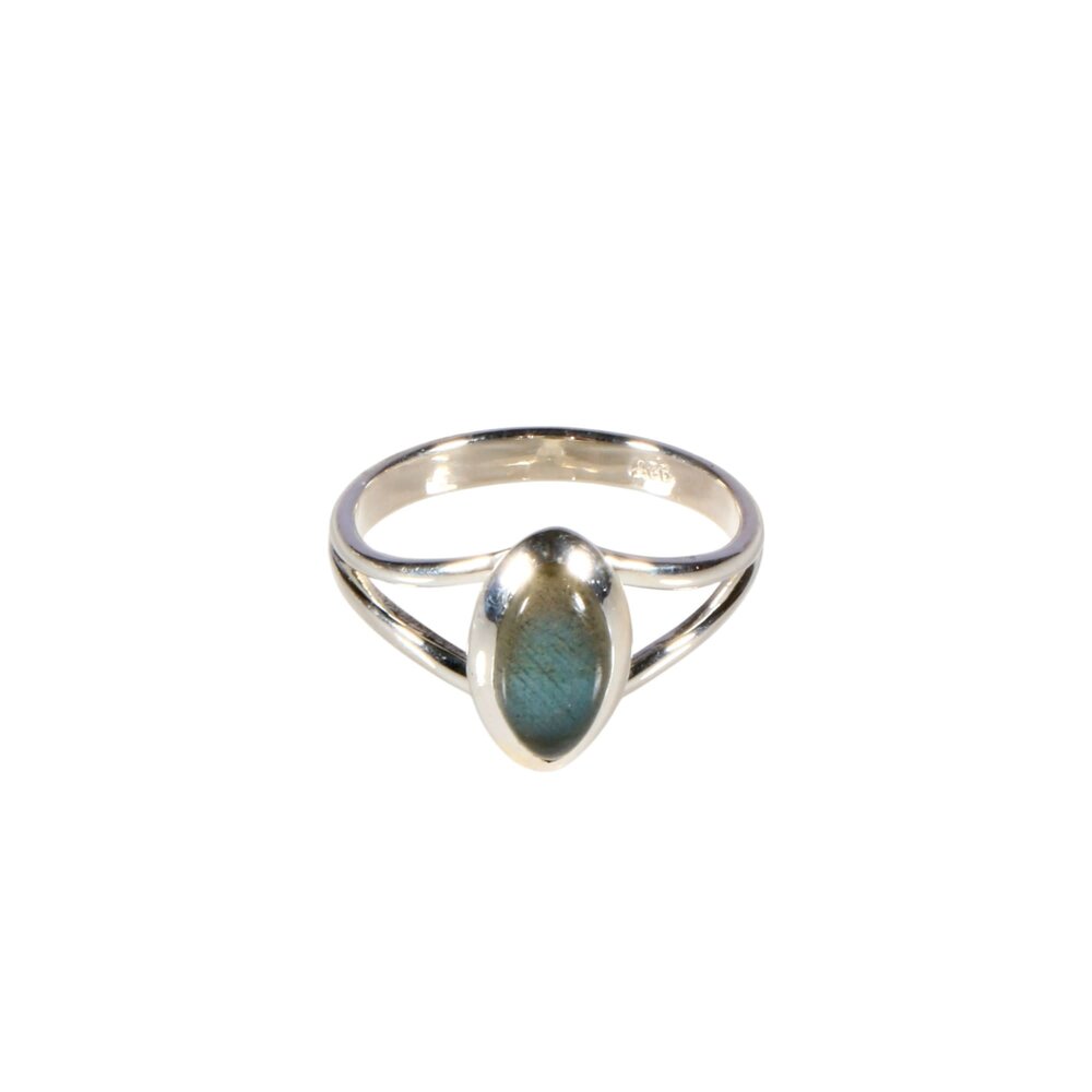 Zilveren ring labradoriet maat 19 | markies 1 x 0,5 cm Zilveren ring labradoriet maat 19 | markies 1 x 0,5 cm