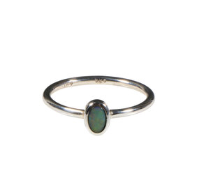 Zilveren ring opaal (Australië) doublet maat 18 | ovaal 5 x 3 mm Zilveren ring opaal (Australië) doublet maat 18 | ovaal 5 x 3 mm