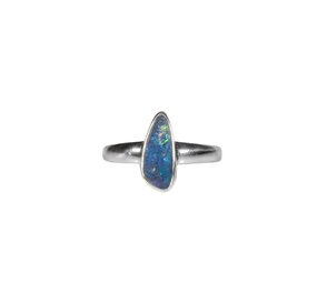 Zilveren ring opaal (Australië) doublet maat 18 | 1,2 x 0,5 cm Zilveren ring opaal (Australië) doublet maat 18 | 1,2 x 0,5 cm