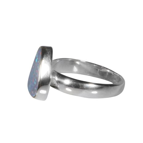 Zilveren ring opaal (Australië) doublet maat 18 1/2 | driehoek 1,3 x 1 cm Zilveren ring opaal (Australië) doublet maat 18 1/2 | driehoek 1,3 x 1 cm