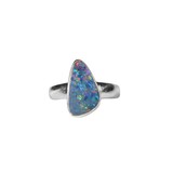 Zilveren ring opaal (Australië) doublet maat 18 (verstelbaar) | driehoek 1,4 x 0,9 cm Zilveren ring opaal (Australië) doublet maat 18 (verstelbaar) | driehoek 1,4 x 0,9 cm