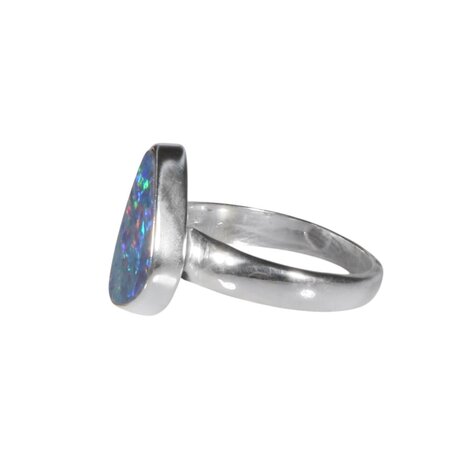 Zilveren ring opaal (Australië) doublet maat 18 (verstelbaar) | driehoek 1,4 x 0,9 cm Zilveren ring opaal (Australië) doublet maat 18 (verstelbaar) | driehoek 1,4 x 0,9 cm