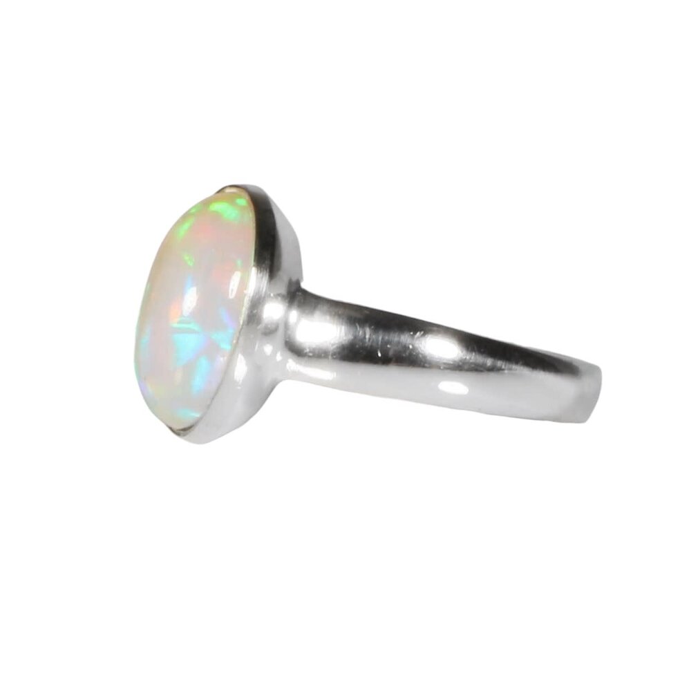 Zilveren ring opaal (edel) maat 17 | ovaal 1,1 x 0,8 cm