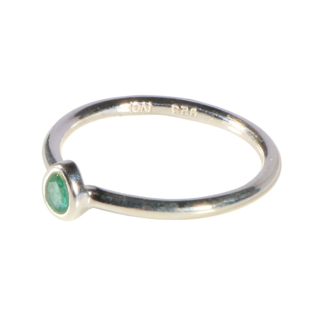 Zilveren ring smaragd maat 18 | druppel facet 0,4 x 0,3 cm Zilveren ring smaragd maat 18 | druppel facet 0,4 x 0,3 cm