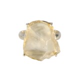 Zilveren ring Libisch woestijnglas maat 19 1/2 | ruw gezet 2,1 x 1,7 cm Zilveren ring Libisch woestijnglas maat 19 1/2 | ruw gezet 2,1 x 1,7 cm