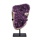 Amethist cluster op standaard 19,5 x 13,5 x 6 cm | 1861 gram Amethist cluster op standaard 19,5 x 13,5 x 6 cm | 1861 gram