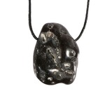 Cintamani hanger getrommeld doorboord Cintamani hanger getrommeld doorboord